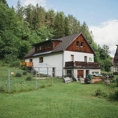 Naturparkresort Weisser Tauernwolf * Weissenbach an der Enns